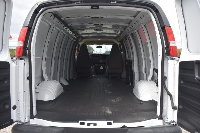 2025 Chevrolet Express Cargo Work Van - Photo 13