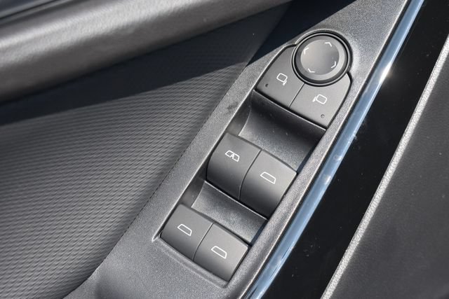 2027 Chevrolet Equinox LT - Photo 20