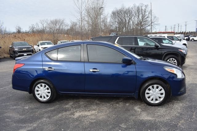 Used 2019 Nissan Versa Sedan SV with VIN 3N1CN7AP4KL827852 for sale in Antioch, IL