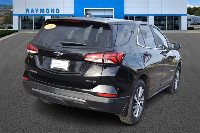 2024 Chevrolet Equinox LT photo 2