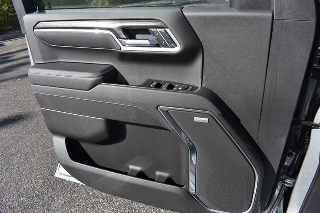 2025 Chevrolet Silverado 1500 LTZ - Photo 38