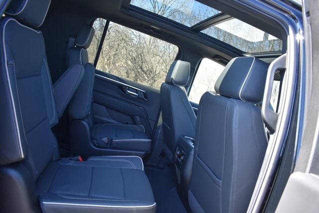 2026 Chevrolet Suburban Premier - Photo 19