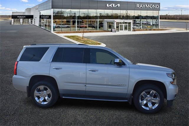 2016 Chevrolet Tahoe LTZ photo 2