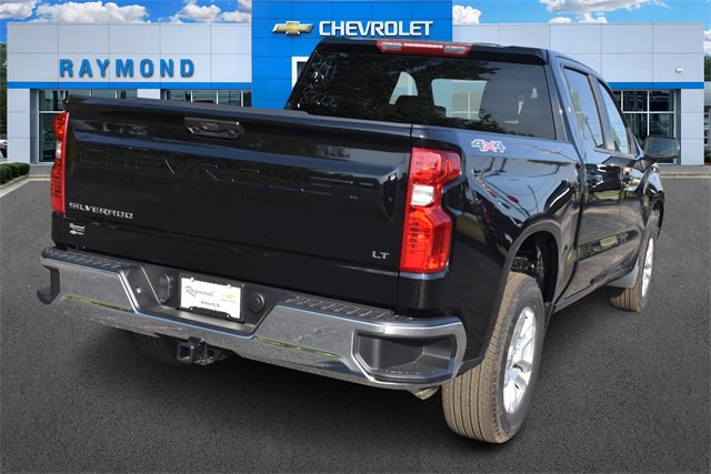 2026 Chevrolet Silverado 1500 LT photo 3