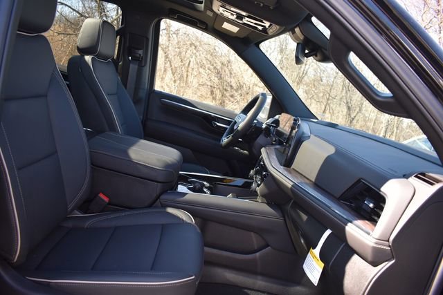 2026 Chevrolet Suburban Premier - Photo 17