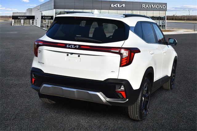 2024 Kia Seltos EX photo 3
