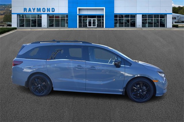 2023 Honda Odyssey Sport photo 2