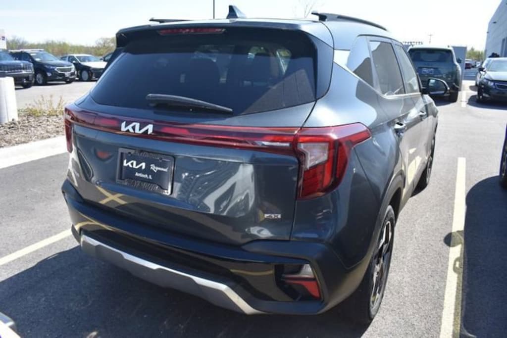 Used 2024 Kia Seltos EX SUV