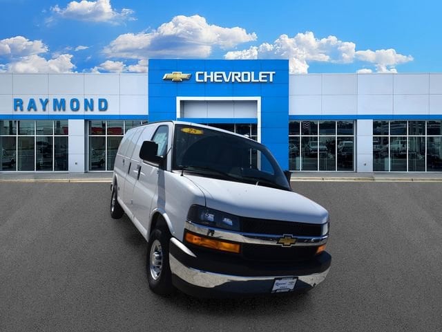 2025 Chevrolet Express Cargo Work Van - Photo 10