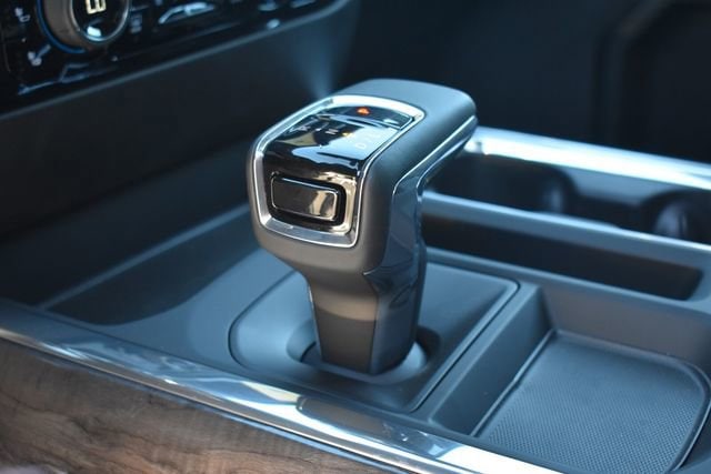 2025 Chevrolet Silverado 1500 LTZ - Photo 28