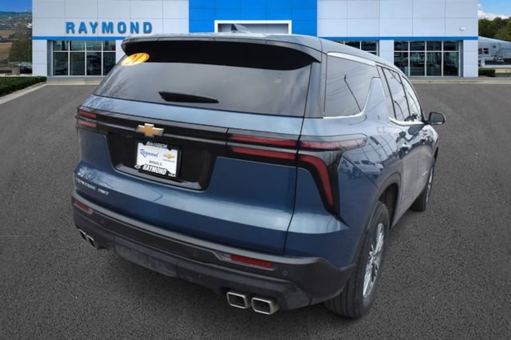 Used 2024 Chevrolet Traverse LS SUV