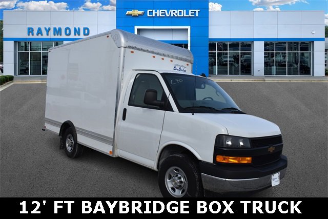 2025 Chevrolet Express Base's photo
