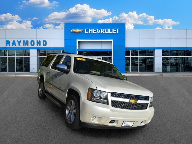 2014 Chevrolet Suburban LTZ - Photo 9
