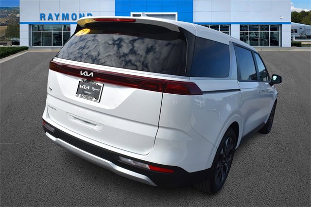 2024 Kia Carnival EX photo 3