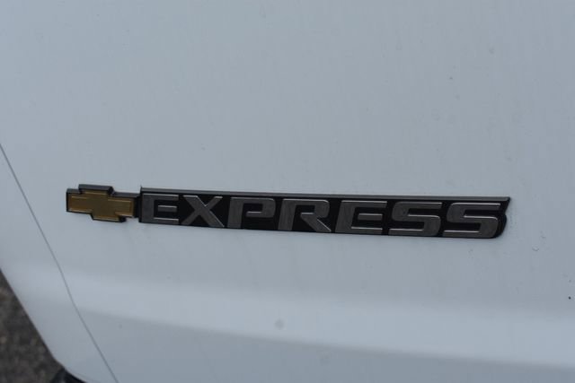 2025 Chevrolet Express Cargo Work Van - Photo 16