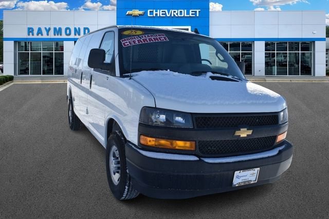 2025 Chevrolet Express Cargo Work Van - Photo 10