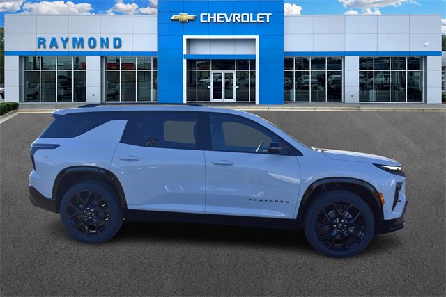 2026 Chevrolet Traverse RS photo 2