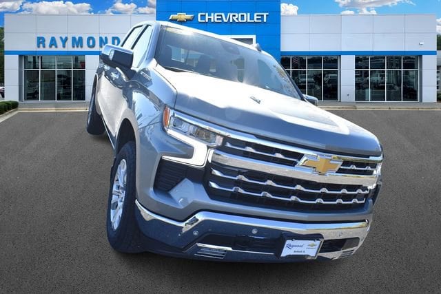 2025 Chevrolet Silverado 1500 LTZ - Photo 10