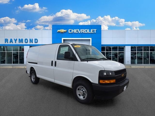 2026 Chevrolet Express 2500 Work Van HD's photo