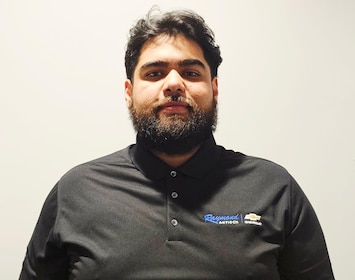 Staff member Jorge Arellano from ID_05b741c3862c