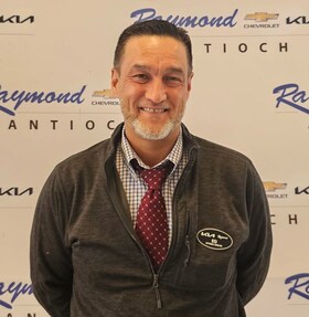 Staff member Ed O'Brien from ID_d6905d51e122