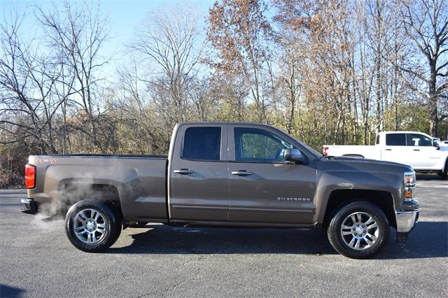 2015 Chevrolet Silverado 1500 LT photo 2