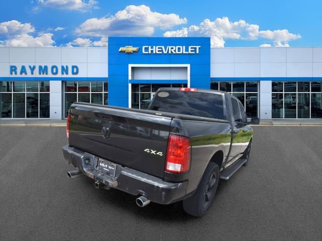 Used 2017 Ram 1500 Express Crew Cab 4x4 57 Box Truck Crew Cab