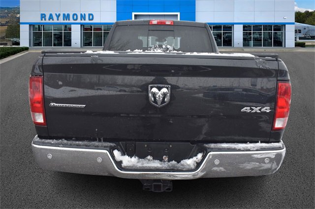 2016 Ram 1500 SLT photo 4