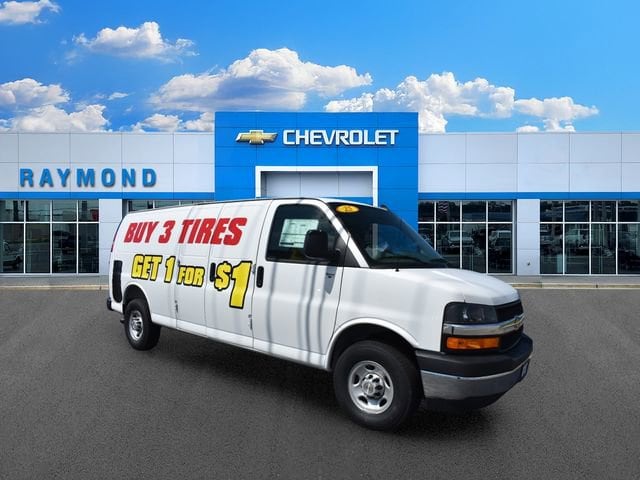 2025 Chevrolet Express 2500 Extended Work Van HD's photo