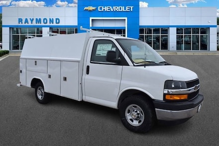 2025 Chevrolet Express Cutaway 3500 1WT Cutaway Van