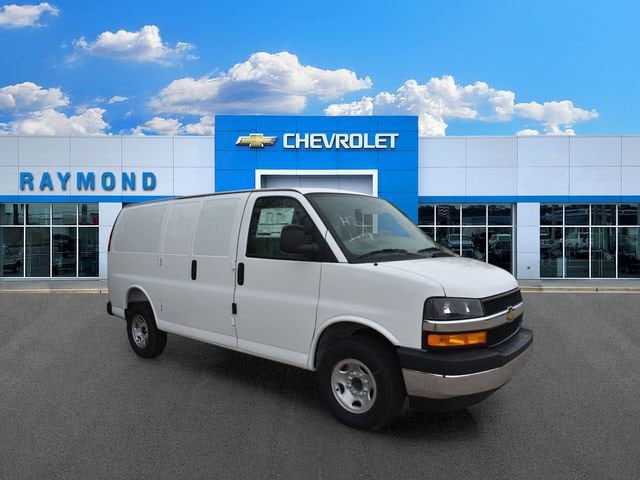 2026 Chevrolet Express 2500 Work Van HD's photo