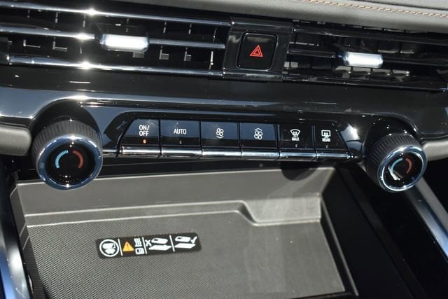 2026 Chevrolet Suburban High Country - Photo 38
