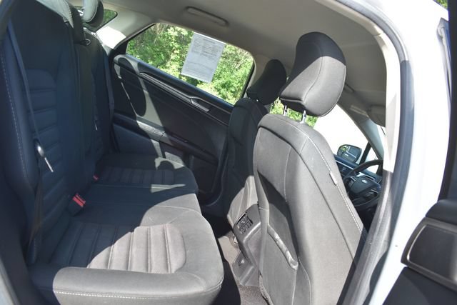 2017 Ford Fusion SE - Photo 14