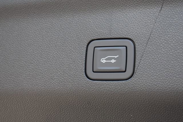 2026 Chevrolet Suburban Premier - Photo 25