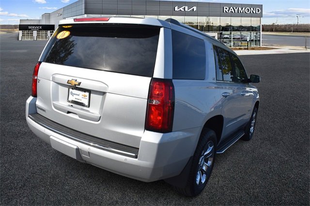 2016 Chevrolet Tahoe LTZ photo 3