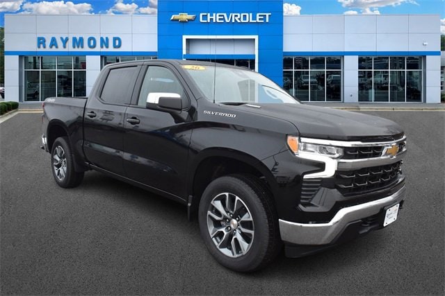 2026 Chevrolet Silverado LT's photo