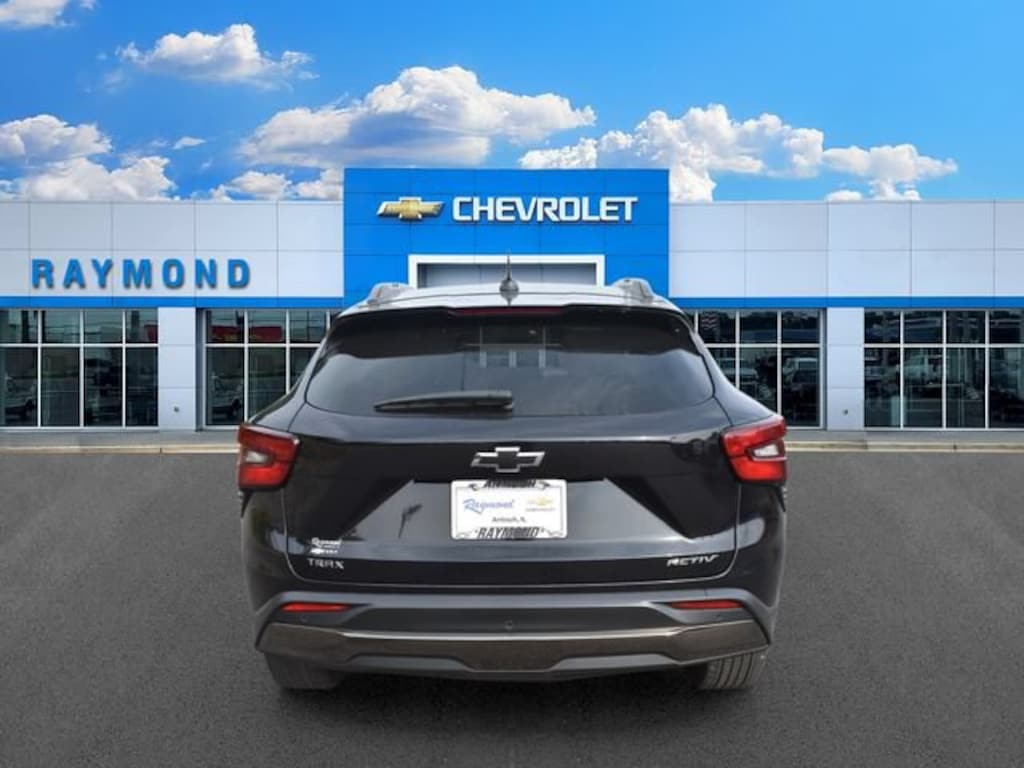 Used 2025 Chevrolet Trax Activ SUV