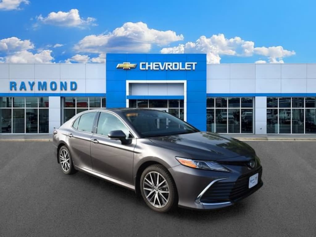 Used 2024 Toyota Camry Hybrid XLE Sedan