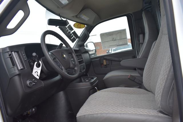 2025 Chevrolet Express Cargo Work Van - Photo 22
