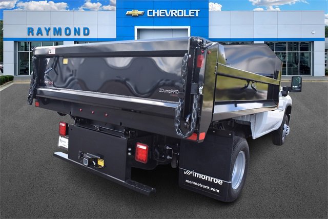 2025 Chevrolet Silverado 3500HD Work Truck photo 3