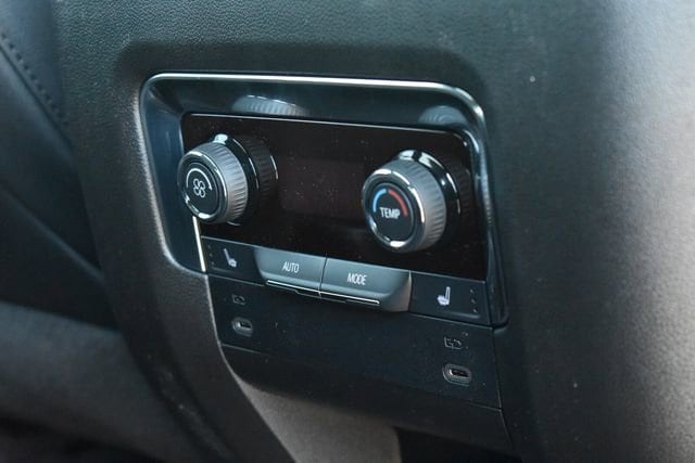 2026 Chevrolet Suburban Premier - Photo 18