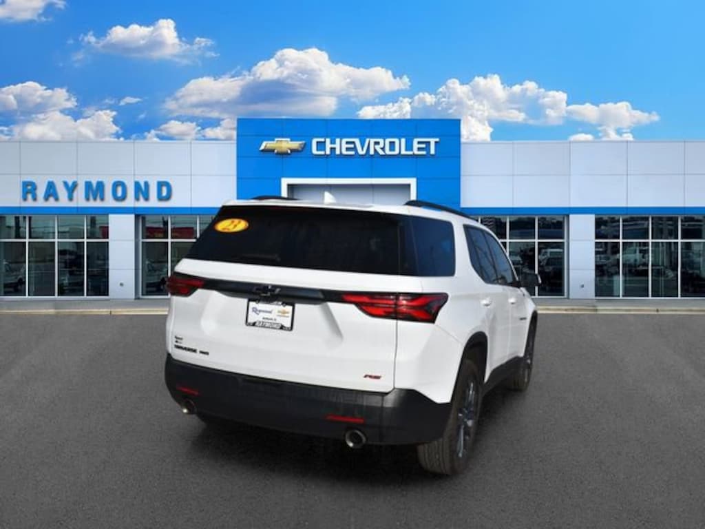 Used 2023 Chevrolet Traverse RS SUV
