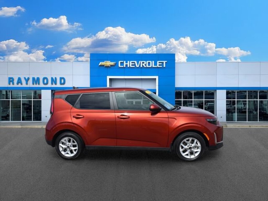 Used 2023 Kia Soul LX Hatchback