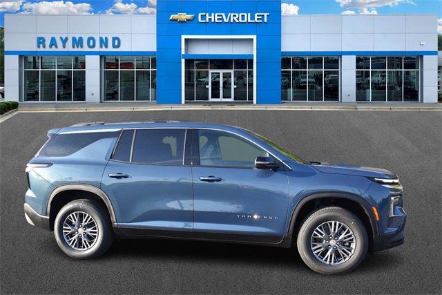 2026 Chevrolet Traverse photo 2