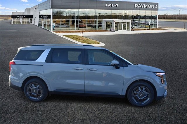 2025 Kia Carnival EX photo 2