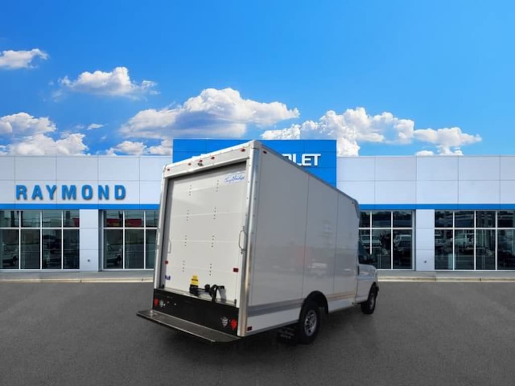 New 2026 Chevrolet Express Cutaway 3500 1WT Cutaway Van