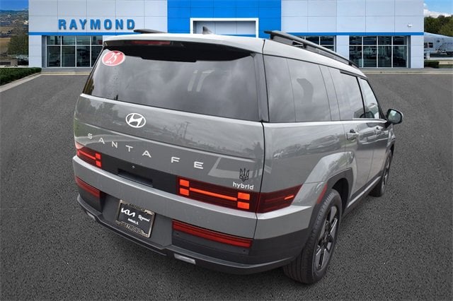 2025 Hyundai Santa Fe SEL photo 3