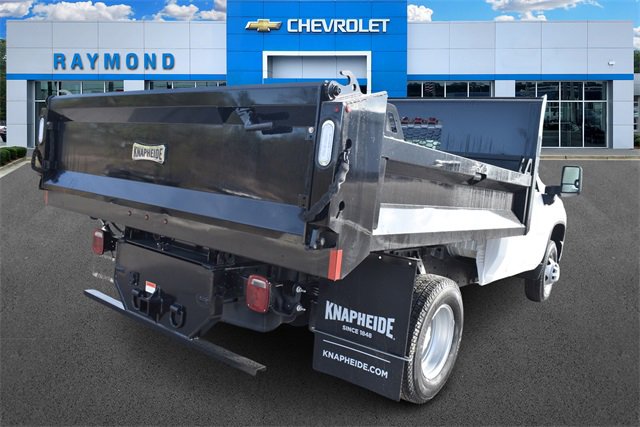 2025 Chevrolet Silverado 3500HD Work Truck photo 3