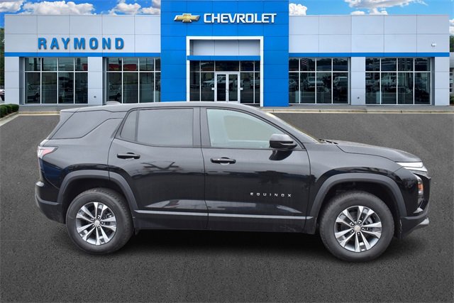 2026 Chevrolet Equinox LT photo 2