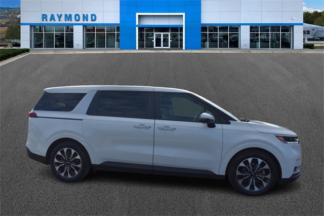 2024 Kia Carnival EX photo 2
